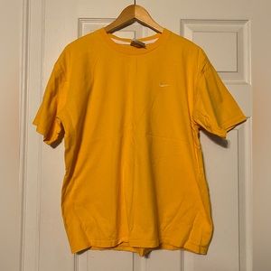 Vintage 90’s NIKE Yellow T-Shirt (Size Medium) Embroidered Logo